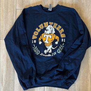 Gildan Navy Graphic Crewneck Sweater size Medium University of Tennessee Smokey